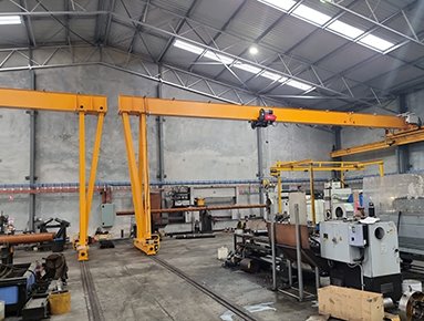 Semi gantry crane used in Australia