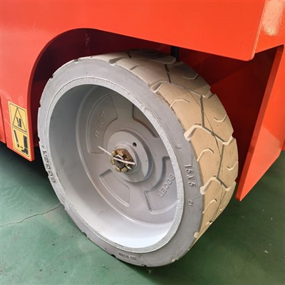 Sjálfknún rafknúin skæralyfta